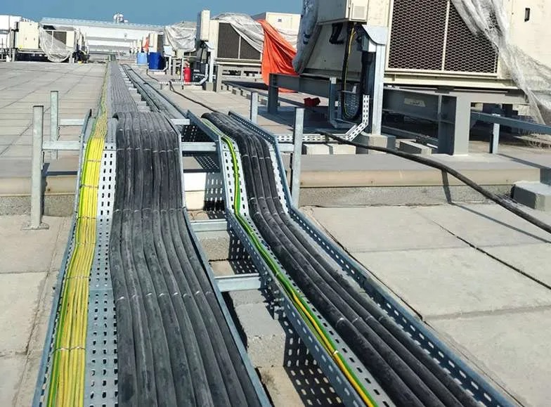 Rooftop cable tray installation with electrical cables